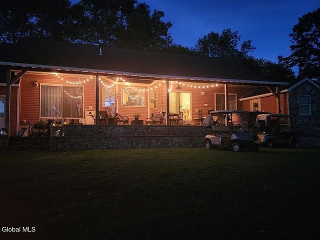 4 Big Bay Road, Queensbury, NY 12804