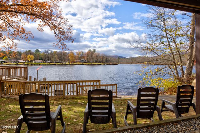 4 Big Bay Road, Queensbury, NY 12804