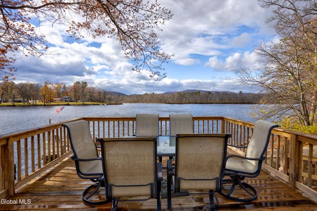 4 Big Bay Road, Queensbury, NY 12804