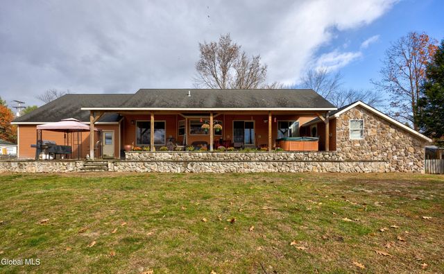 4 Big Bay Road, Queensbury, NY 12804