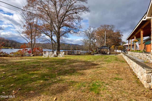 4 Big Bay Road, Queensbury, NY 12804