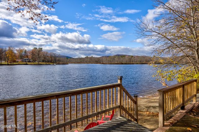 4 Big Bay Road, Queensbury, NY 12804