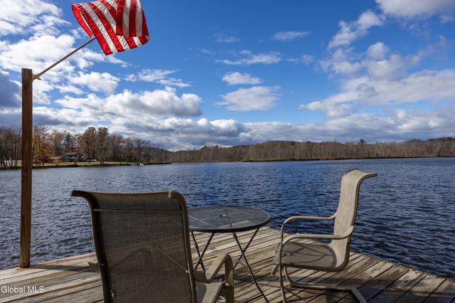 4 Big Bay Road, Queensbury, NY 12804