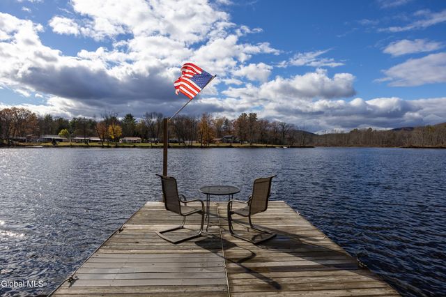 4 Big Bay Road, Queensbury, NY 12804