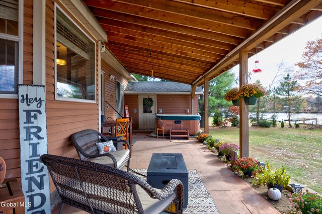 4 Big Bay Road, Queensbury, NY 12804