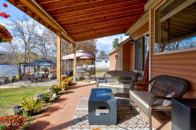 4 Big Bay Road, Queensbury, NY 12804