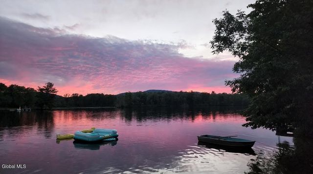 4 Big Bay Road, Queensbury, NY 12804