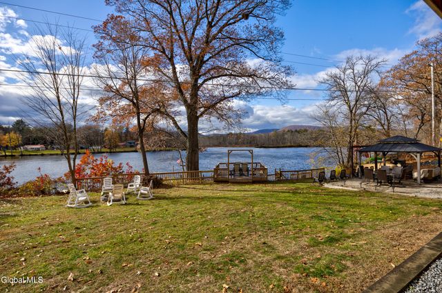 4 Big Bay Road, Queensbury, NY 12804