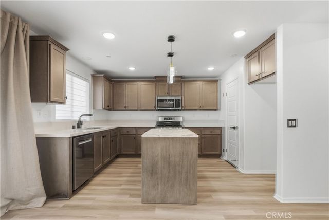 32806 Crown Point, Lake Elsinore, CA 92530
