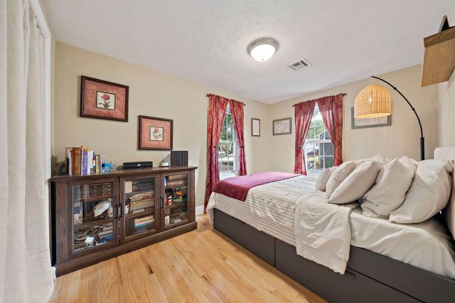 45 Coleman St, Abington, MA 02351