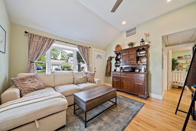 45 Coleman St, Abington, MA 02351
