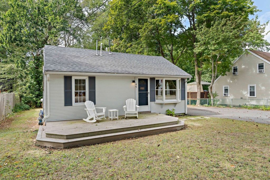 45 Coleman St, Abington, MA 02351