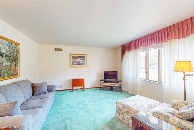 401 Linduff Avenue, Steubenville, OH 43952