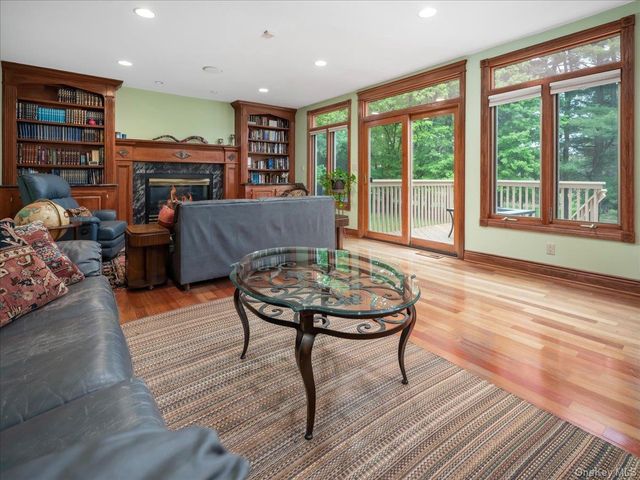 10 Rockingham Road, Spring Valley, NY 10977