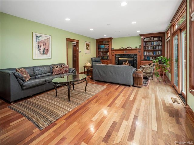10 Rockingham Road, Spring Valley, NY 10977