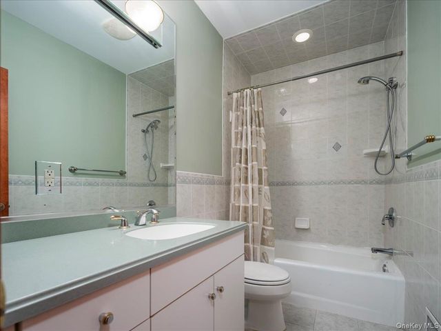 10 Rockingham Road, Spring Valley, NY 10977