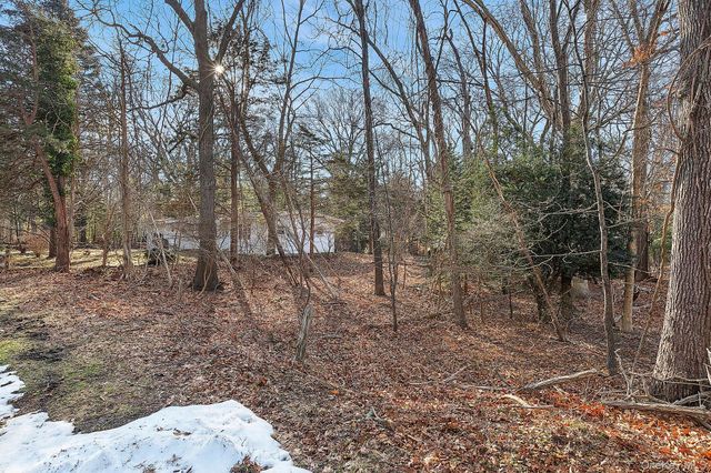 37 Cedar Drive, Springs, NY 11937