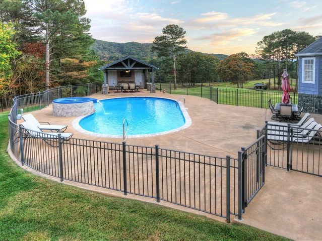 334 Belaire Drive, Copperhill, TN 37317