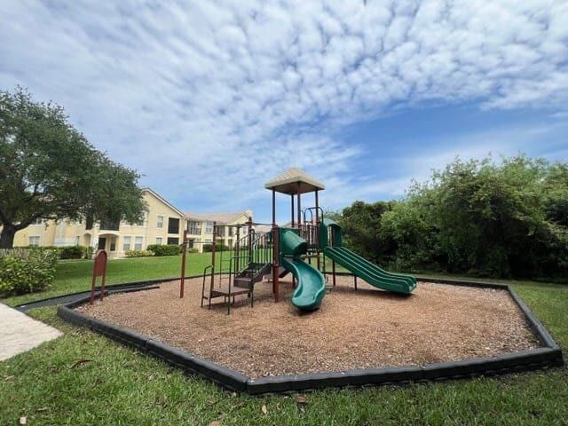 132 SW Peacock Boulevard 17-104, Port St Lucie, FL 34986