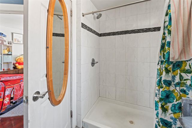 25 Laurel Road, Nyack, NY 10960