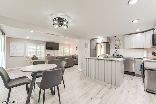 114 Lovers LN, Fort Myers Beach, FL 33931