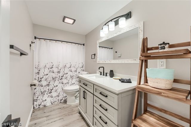 114 Lovers LN, Fort Myers Beach, FL 33931