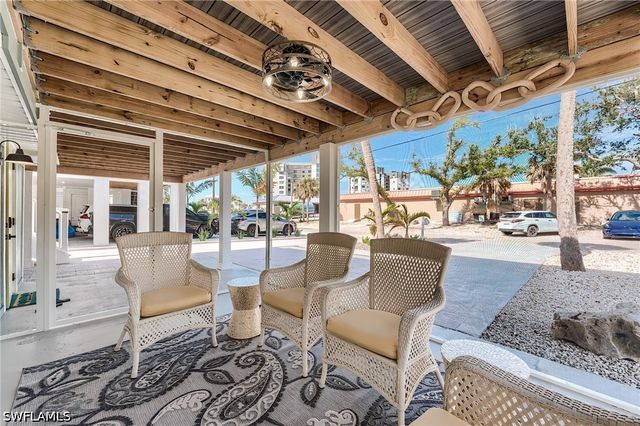 114 Lovers LN, Fort Myers Beach, FL 33931