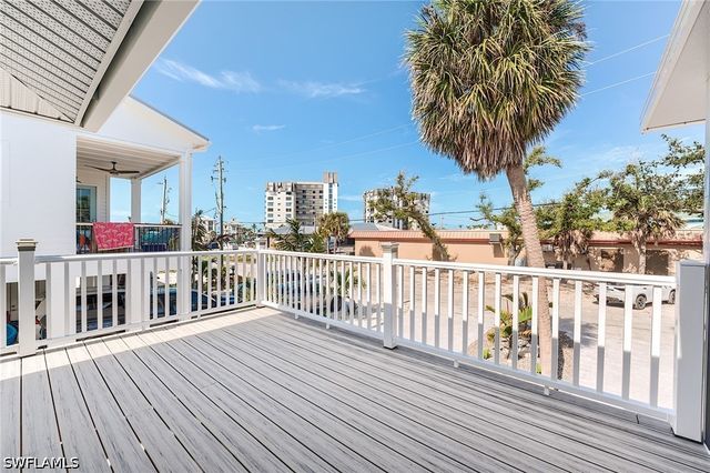 114 Lovers LN, Fort Myers Beach, FL 33931