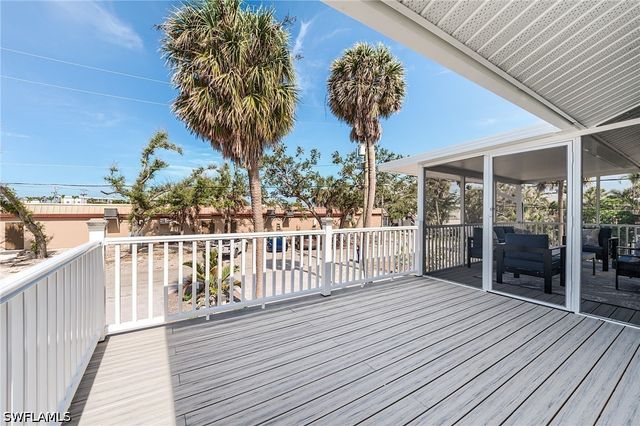 114 Lovers LN, Fort Myers Beach, FL 33931