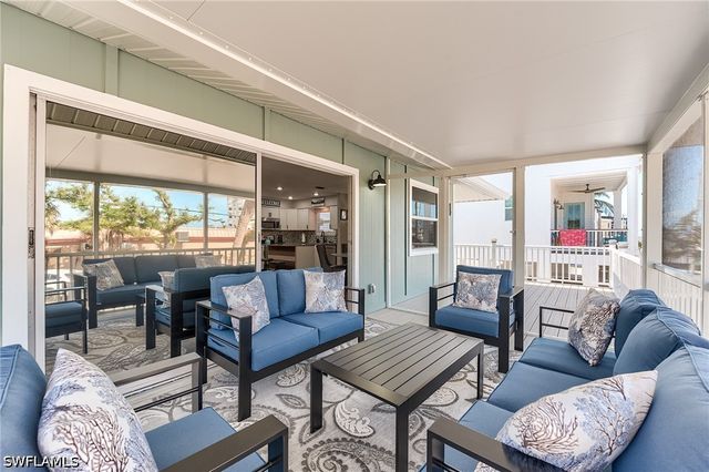 114 Lovers LN, Fort Myers Beach, FL 33931