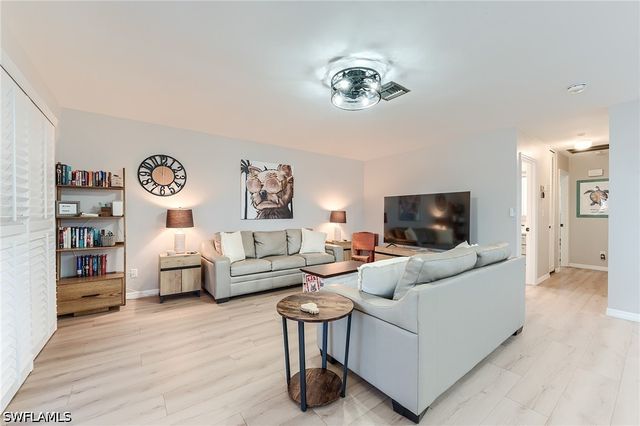 114 Lovers LN, Fort Myers Beach, FL 33931