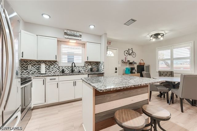 114 Lovers LN, Fort Myers Beach, FL 33931