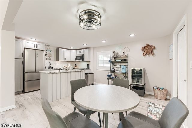 114 Lovers LN, Fort Myers Beach, FL 33931