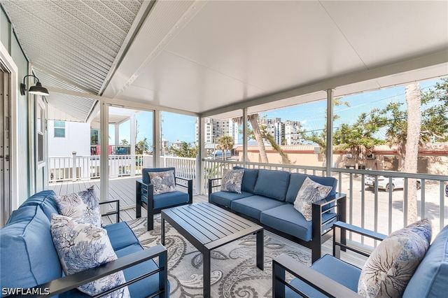 114 Lovers LN, Fort Myers Beach, FL 33931