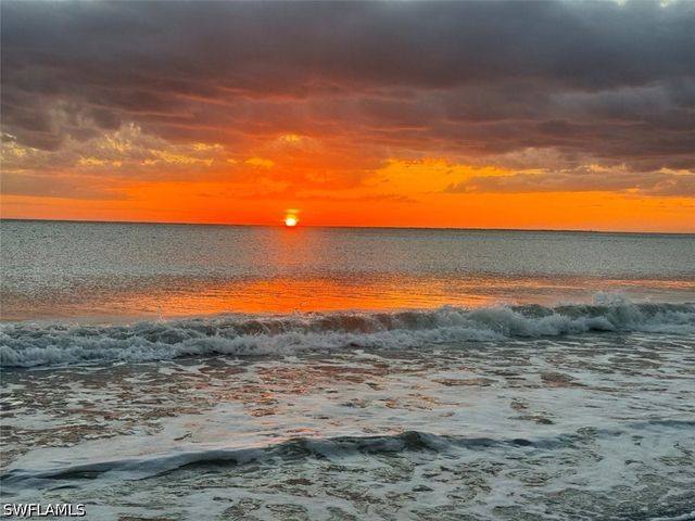 114 Lovers LN, Fort Myers Beach, FL 33931