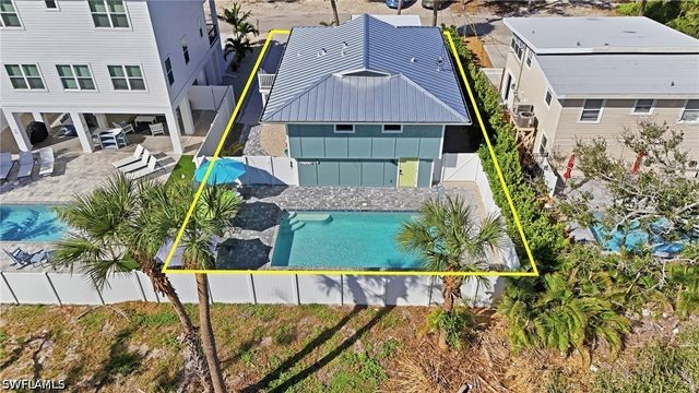114 Lovers LN, Fort Myers Beach, FL 33931