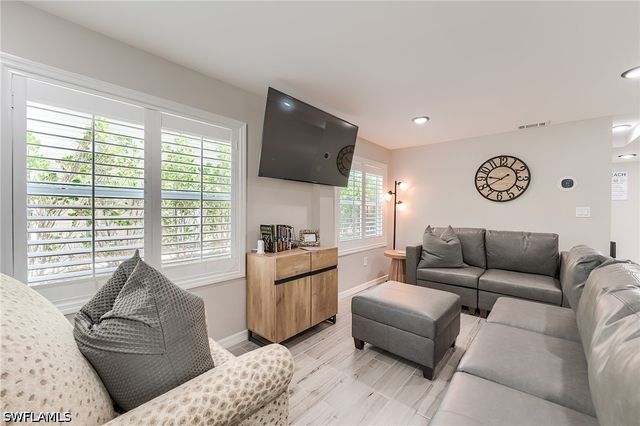 114 Lovers LN, Fort Myers Beach, FL 33931