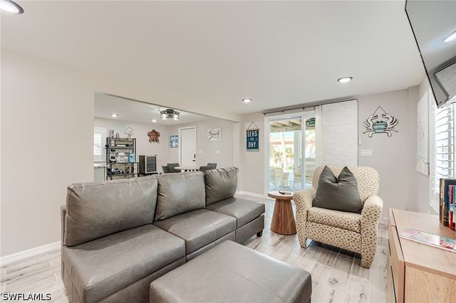 114 Lovers LN, Fort Myers Beach, FL 33931