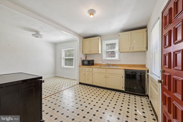 914 E DORSET ST, Philadelphia, PA 19150