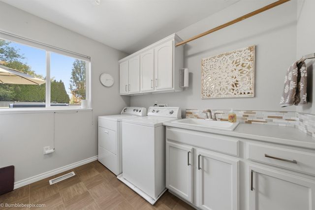 8721 N Kensington Dr, Spokane, WA 99208