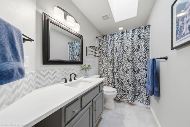 8721 N Kensington Dr, Spokane, WA 99208