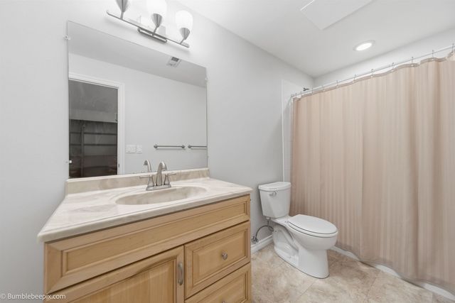 8721 N Kensington Dr, Spokane, WA 99208