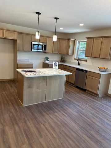3 Savannah Parkway, Deerfield, WI 53531