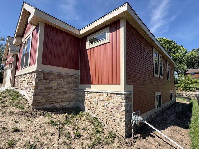 3 Savannah Parkway, Deerfield, WI 53531