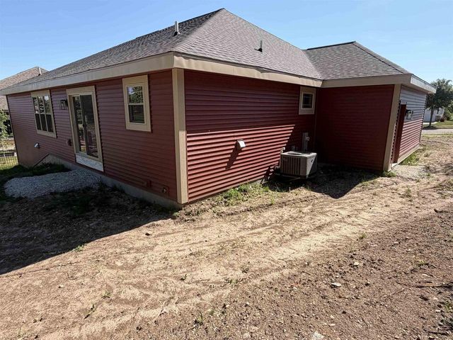 3 Savannah Parkway, Deerfield, WI 53531