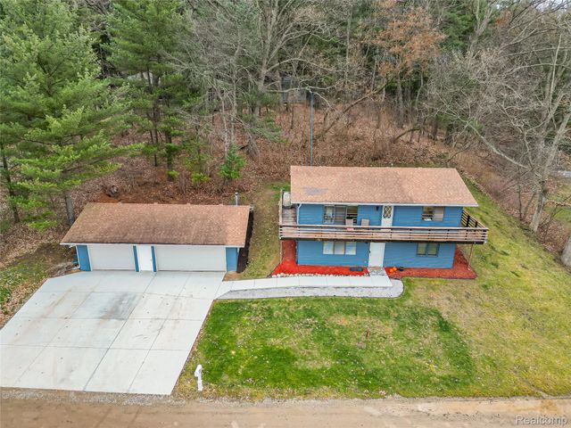 9900 S Big School Lot Lake Road, Holly Township, MI 48442