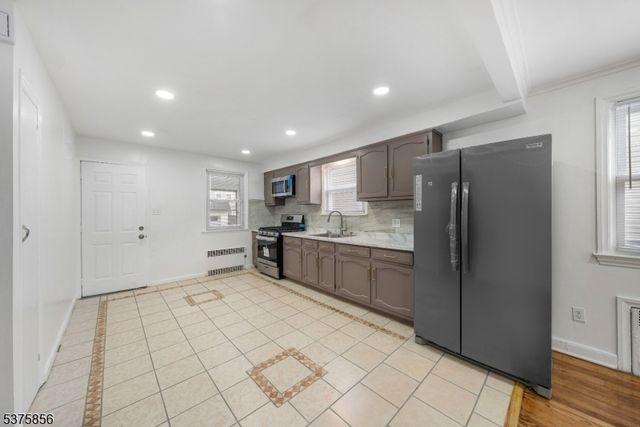 344 Elmwood Ave, East Orange City, NJ 07018
