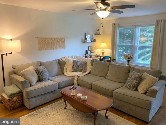 1051 HARBOUR DR, Palmyra, NJ 08065