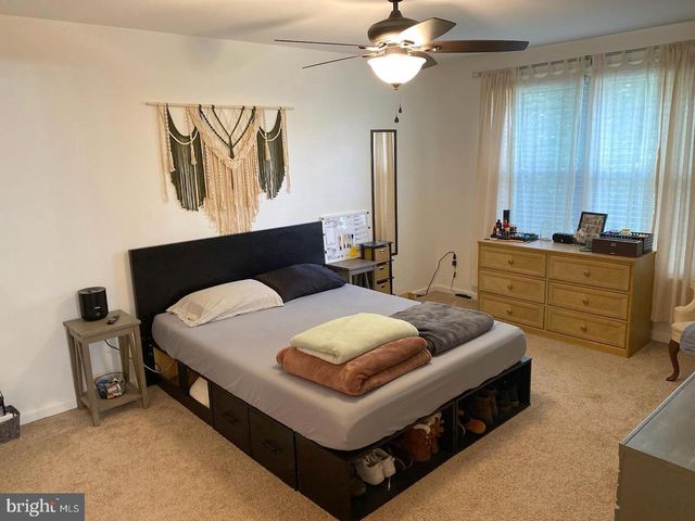 1051 HARBOUR DR, Palmyra, NJ 08065