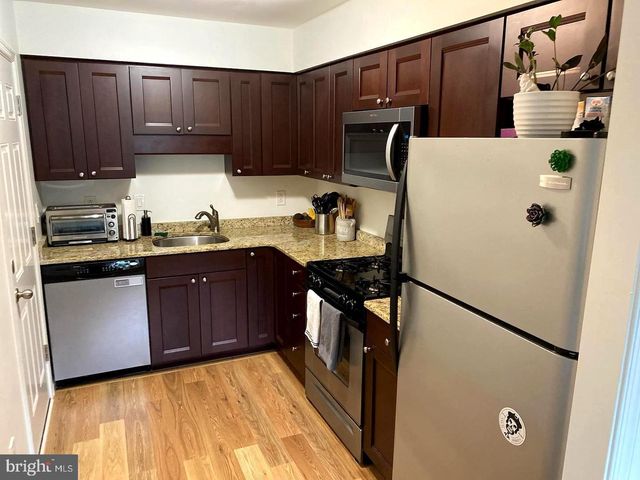 1051 HARBOUR DR, Palmyra, NJ 08065